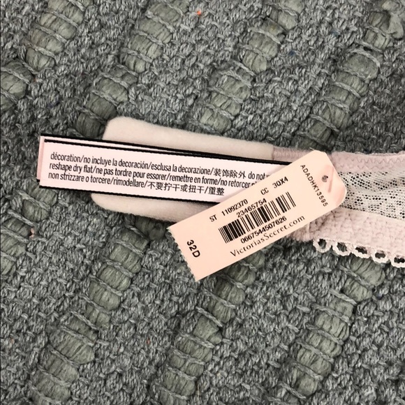 SALE NWT Victoria’s Secret Bra - Picture 4 of 5